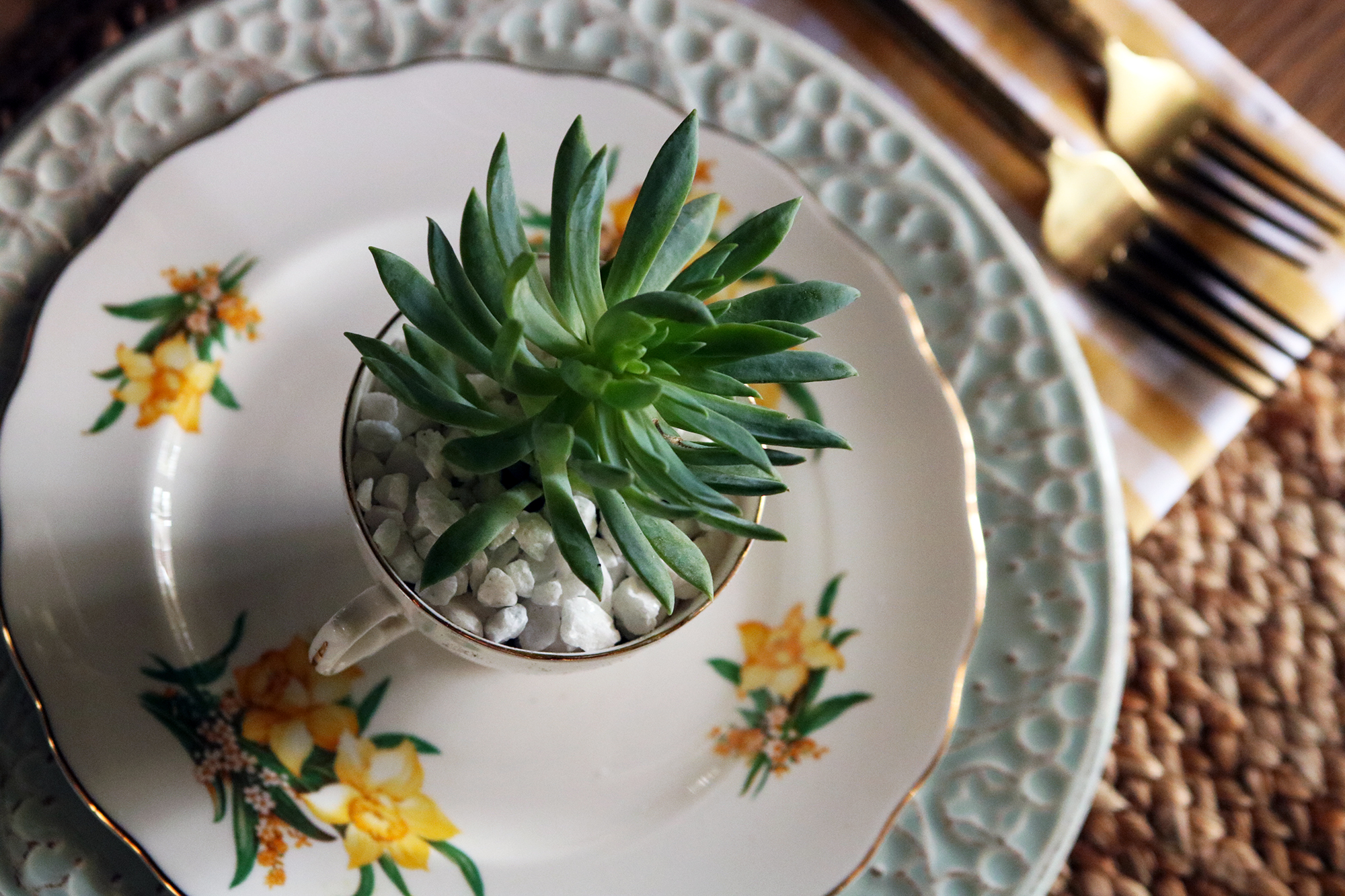 The Farmhouse Project: How to style your spring tablescape inspired by the garden.