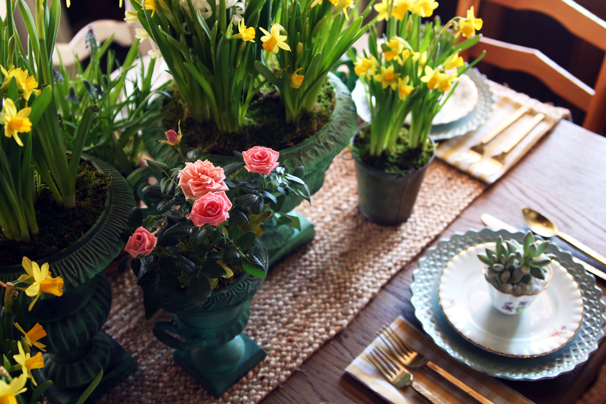 The Farmhouse Project: How to style your spring tablescape inspired by the garden.